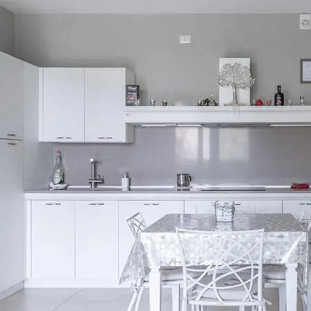 Lakefront Nuova Riva - By Host4u Apartmán