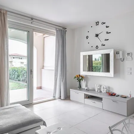 Apartmán Lakefront Nuova Riva - By Host4u *